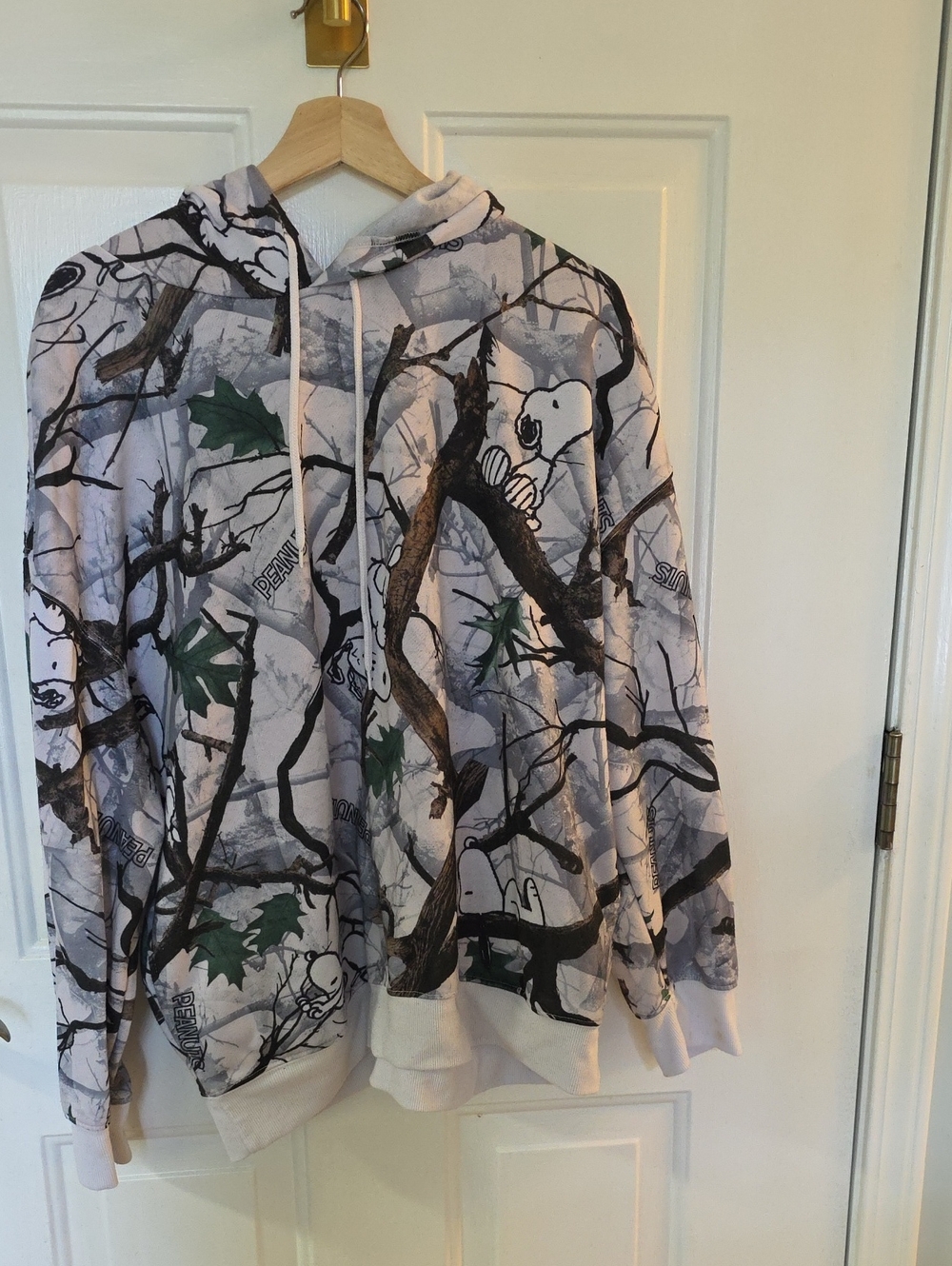 Peanuts Men's Hoodie in Gray, White, Green and Brown Tree Print